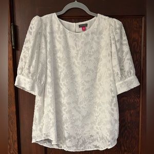 Vince Camuto white lace top size medium
